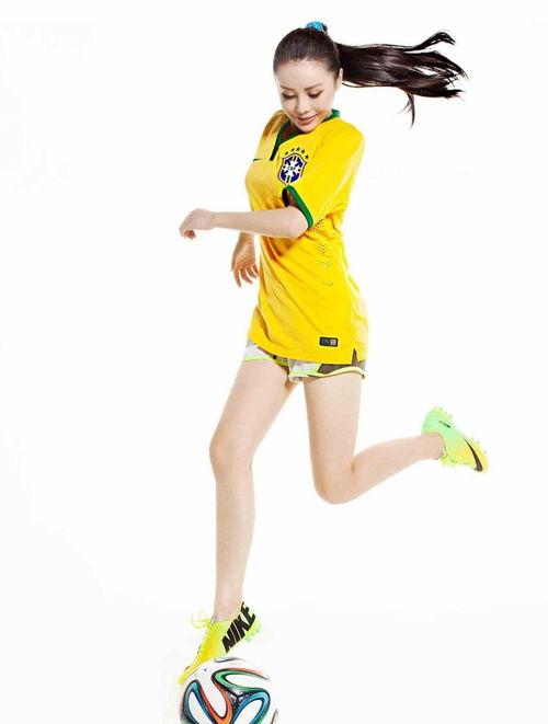 重生足球女主播,逆袭球场，绽放光芒